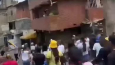 Venezolanos salen a las calles y gritan "fraude electoral" ante la autoproclamación de Maduro como Presidente (+VIDEOS)