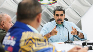 Maduro dice que "una cuenta llamada Anonymous" había amenazado con un apagón nacional