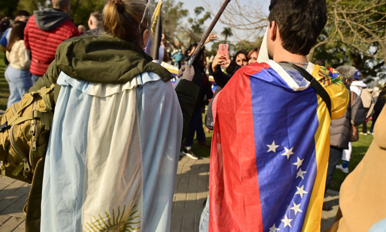 Venezolanos en Argentina piden facilidades en trámites migratorios tras cierre de embajada