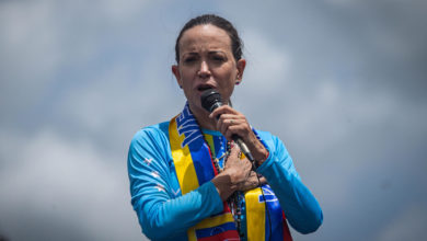 María Corina Machado: "Lo único que le queda" a Maduro es el apoyo del alto mando militar