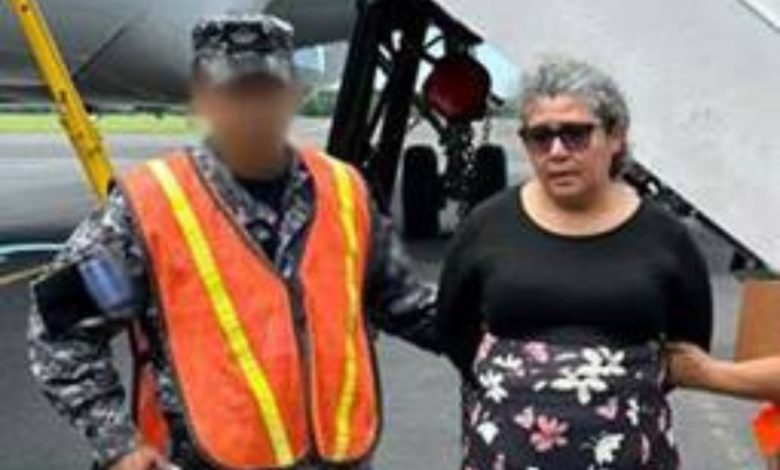 ICE Houston remueve a prófuga salvadoreña buscada por vínculos con pandilla callejera criminal