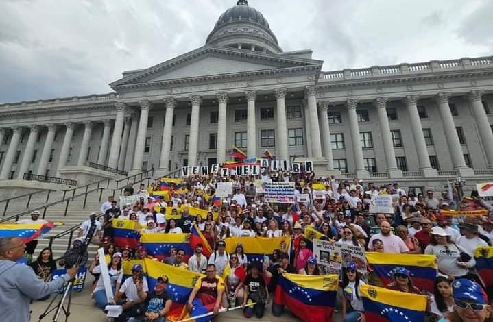 Desde la manifestación de venezolanos, "Panas en Utah" invitó a defender el derecho a la libre información en Venezuela