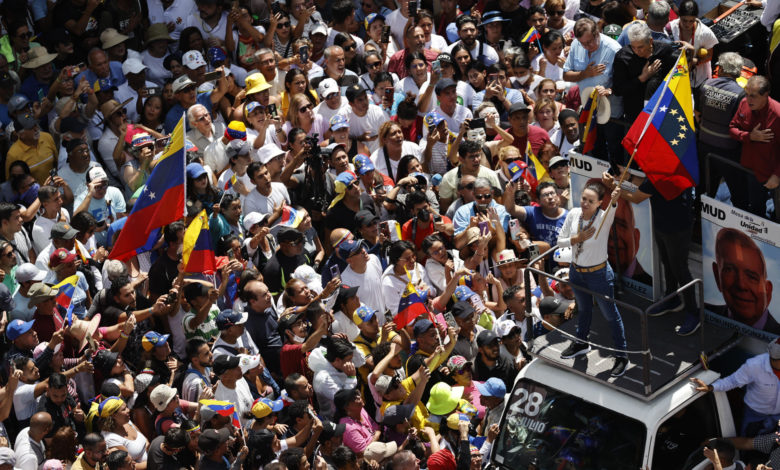 El bloque opositor en Venezuela convoca a protesta contra fallo judicial que convalida victoria de Maduro