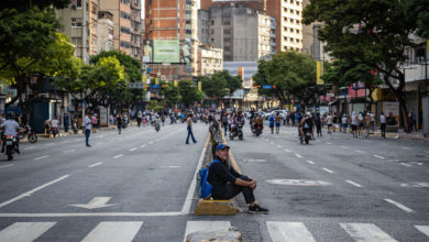 Miles de personas protestan en Venezuela por el resultado oficial de las elecciones