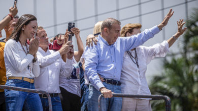 Blinken habla con González Urrutia y Machado y les expresa "preocupación" por su seguridad