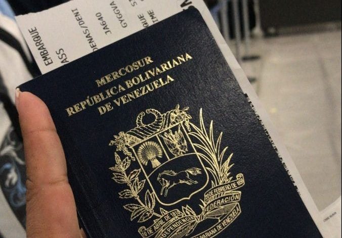 Aumentan las denuncias por anulación de pasaportes a los venezolanos