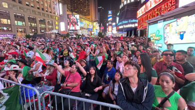 Miles de mexicanos se toman Times Square para celebrar el Grito de Dolores