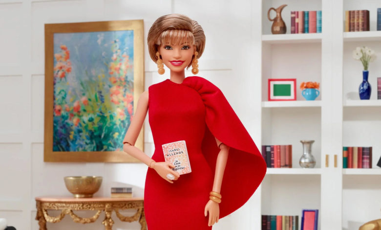 Isabel Allende ya tiene su muñeca Barbie y viene con libro