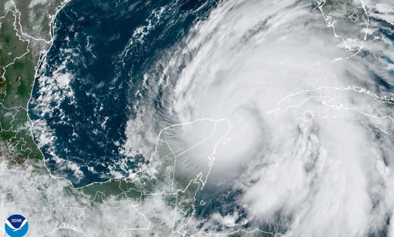 Helene se convierte en huracán frente a la península de Yucatán y en camino a Florida