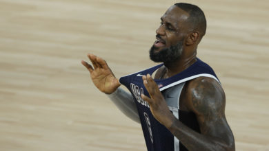 En el nombre del padre: LeBron trae a su primogénito para escribir historia de la NBA