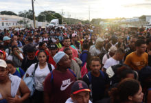 Una caravana migrante parte del sur de México con la meta de llegar a EEUU antes de Trump