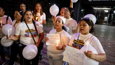 Familiares "desesperados" por traslado de "presas políticas", dice un partido antichavista