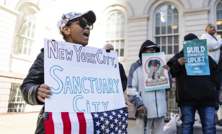 Migrantes piden protección a alcalde de Nueva York por "miedo" al segundo mandato de Trump