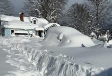 Tormentas de nieve en los Grandes Lagos tienen en alerta a millones de estadounidenses