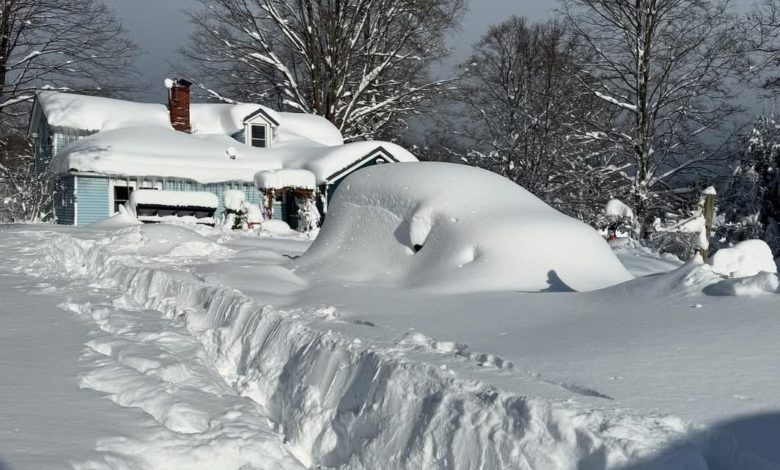 Tormentas de nieve en los Grandes Lagos tienen en alerta a millones de estadounidenses