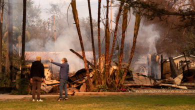 Aumenta a siete la cifra de muertos debido a los incendios que azotan a Los Ángeles