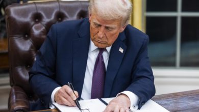 Trump firma orden ejecutiva para negar la ciudadanía a hijos de inmigrantes indocumentados