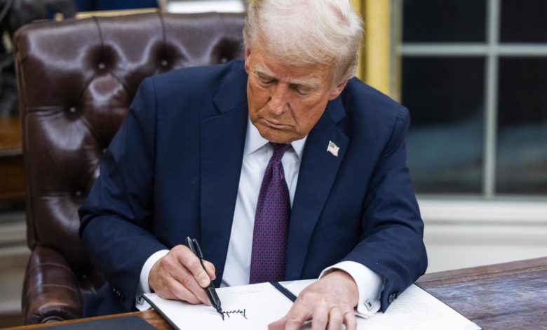 Trump firma orden ejecutiva para negar la ciudadanía a hijos de inmigrantes indocumentados