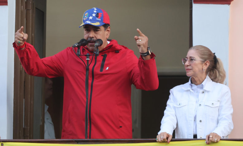 Nicolás Maduro dice que está «haciendo gestiones» para que deporten a Juan Guaidó