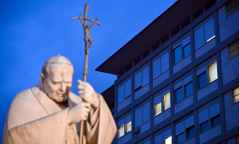 El papa sigue estable y continúa con el tratamiento y su actividad laboral en el hospital