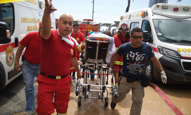 Suben a cuatro los muertos tras desplomarse parte del techo de un centro comercial en Perú