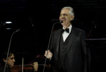 Andrea Bocelli recorre sus 30 años de carrera en una noche mágica en Bogotá