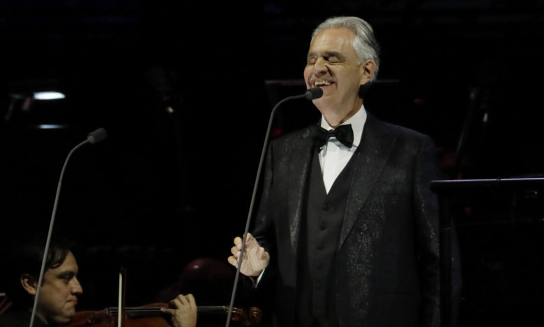 Andrea Bocelli recorre sus 30 años de carrera en una noche mágica en Bogotá