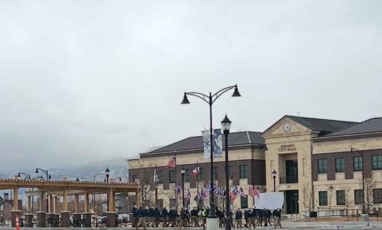 Marcha extremista en Herriman genera preocupación en la comunidad