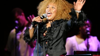 Roberta Flack, cantante del éxito 'Killing Me Softly With His Song', fallece a los 88 años