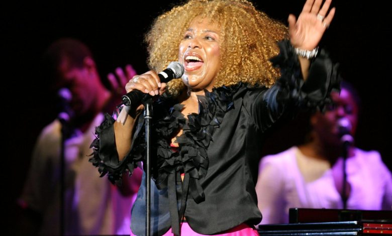 Roberta Flack, cantante del éxito 'Killing Me Softly With His Song', fallece a los 88 años