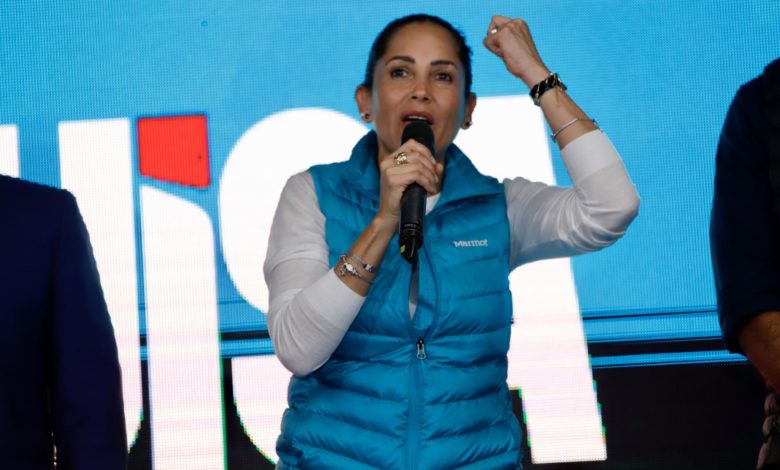 Luisa González dice haber quedado dos puntos por encima de Noboa en las elecciones de Ecuador