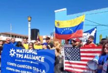 Venezolanos demandan a la administración Trump por revocación del TPS