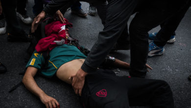 El fotógrafo argentino Pablo Grillo, en estado grave por disparo de la Policía en protesta