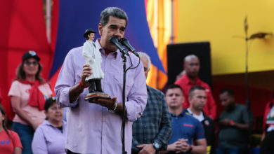 Maduro dice que tomarán medidas para detener "acción ilegal" de Guyana en zona disputada