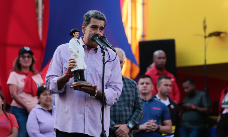 Maduro dice que tomarán medidas para detener "acción ilegal" de Guyana en zona disputada