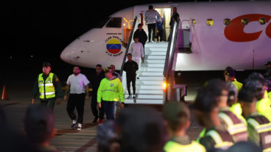 Venezuela informa que dos colombianos viajaron en vuelos de repatriación de migrantes